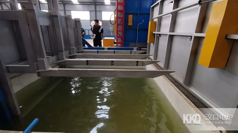 箱式淬火叉车炉现场